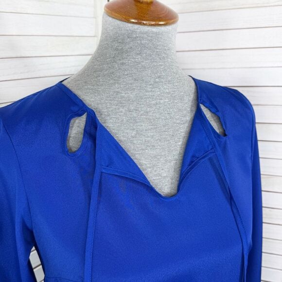 The Limited Cutouts Tie Neck Shimmer Crepe Blouse Blue XS - Picture 5 of 12